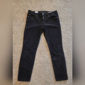 4/$25 Gap Pants  black.gently used great condition size 12 or 31 euro.